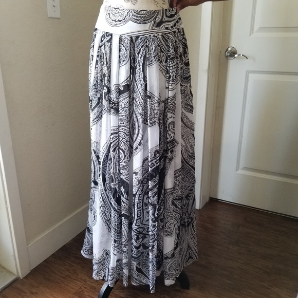 White House Black Market Dresses & Skirts - White House Black Market Pleated Maxi Skirt